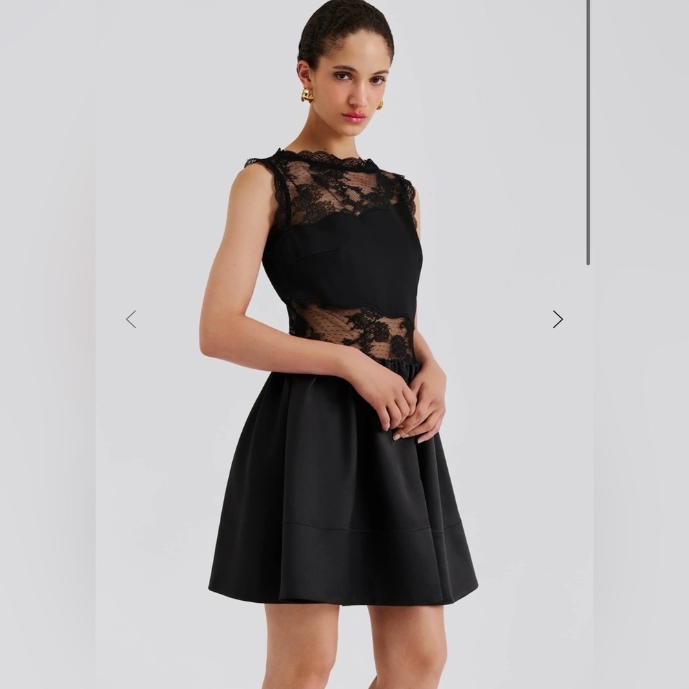 By Malina black lace cut out sleeveless flared skirt Coctail mini dress size M